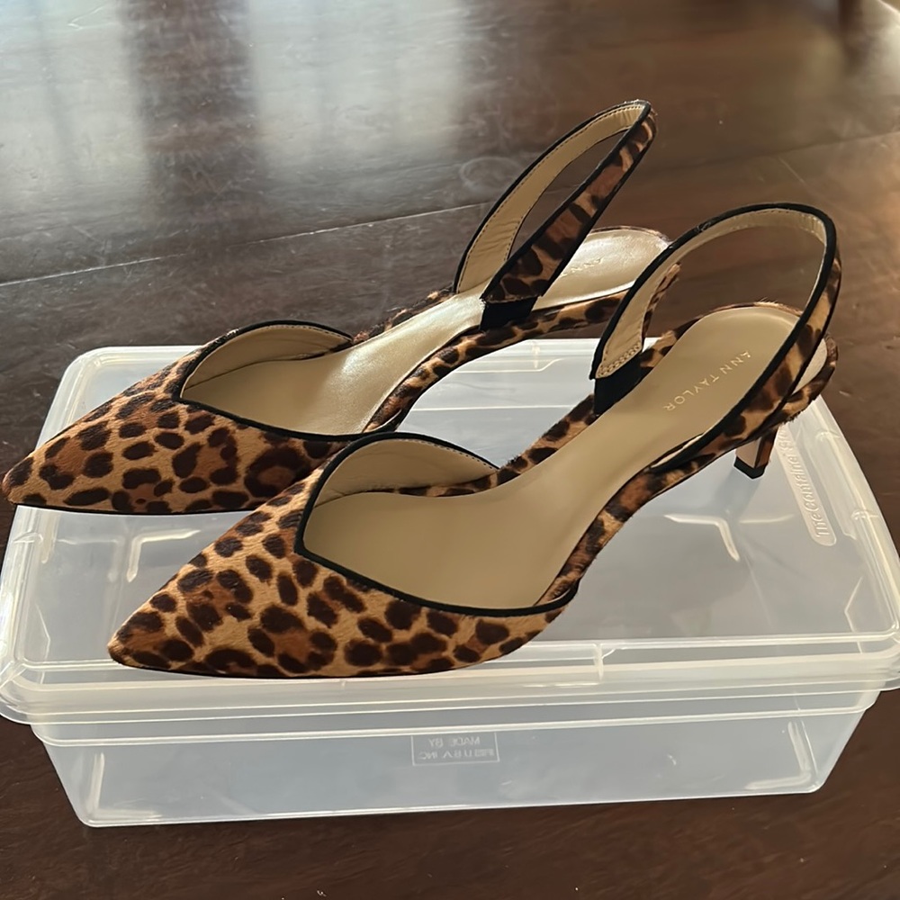 Ann Taylor Haircalf Leopard Print Slingbacks